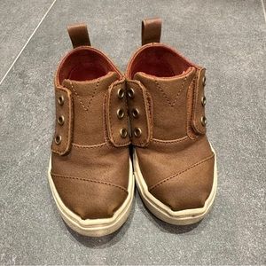 Toddler Boys’ Toms Shoes Size 5